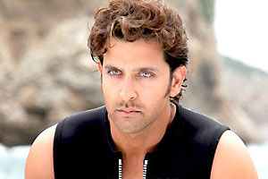 Hrithik accompanies father behind the camera